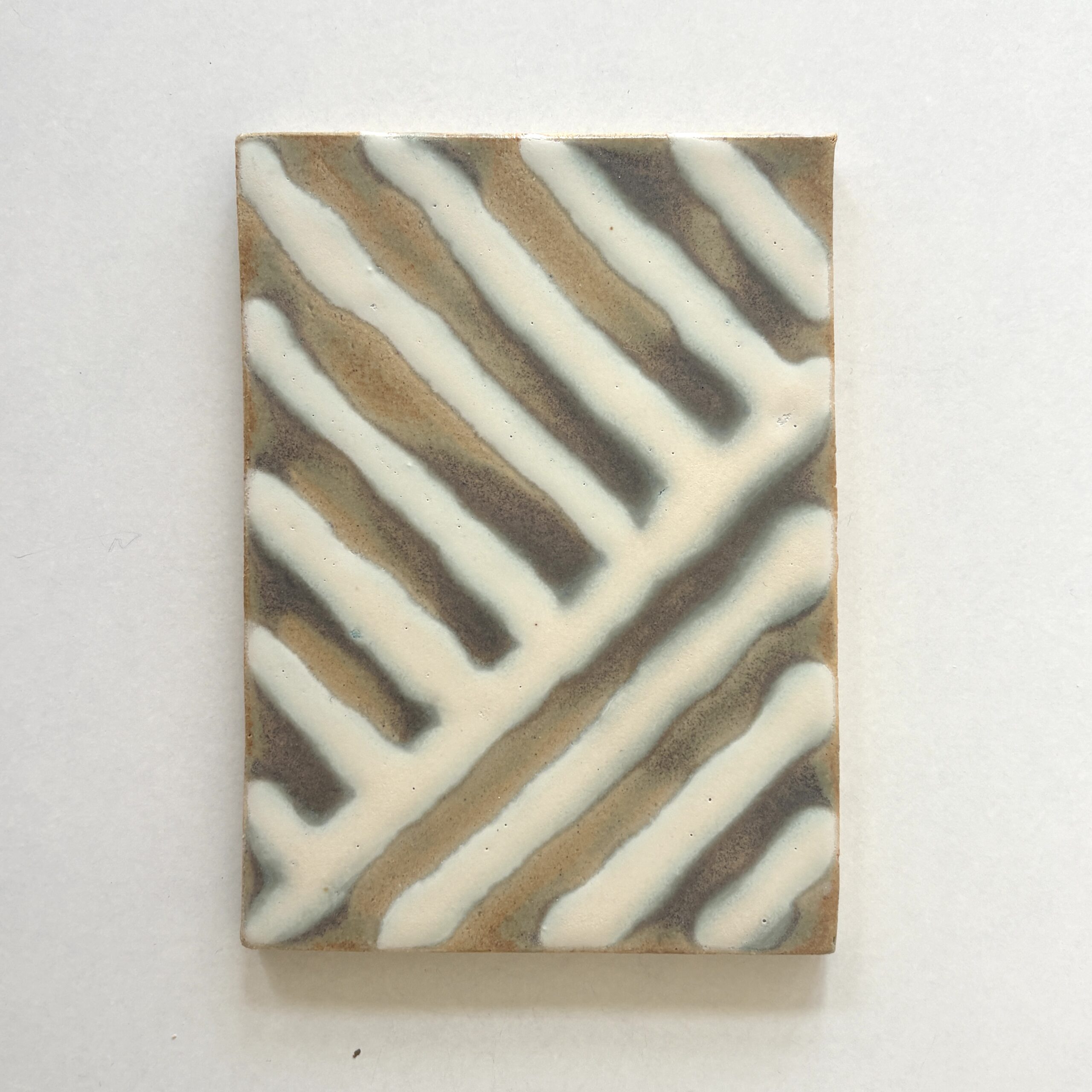 tile a6, diagonal stripes.
