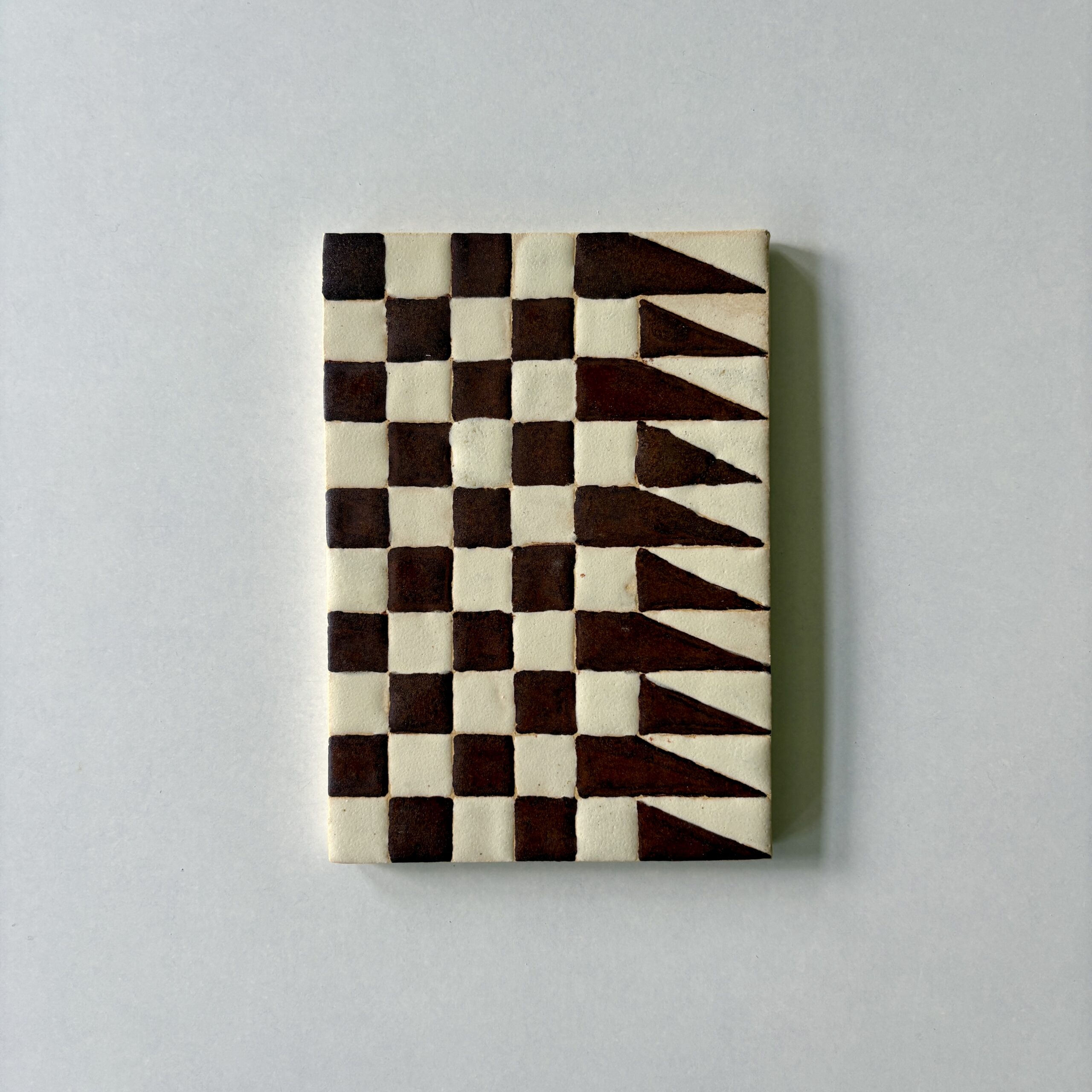 a6, grid brown and white